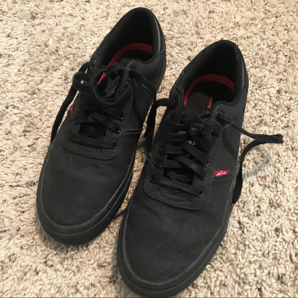 Men’s Levi shoes size 8